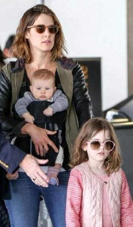 A picture of Cobie Smulders with her daughters.